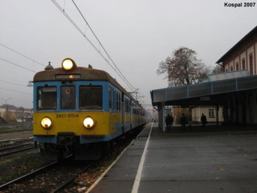 21.10.2007 (Rzepin) EN57-1515 jako pociąg osobowy z Chojny do Zielonej Góry