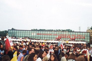 Balice EPKK 19 08 2002 pożegnanie Jana Pawła II - Terminal #Terminal #pielgrzymi #Balice #EPKK