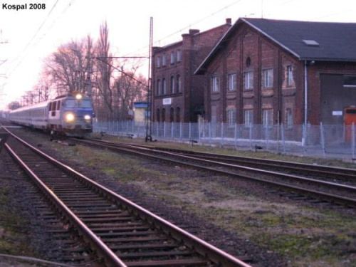 12.01.2008 EP09-017 jako pociąg EC 444 do Berlina. Z lokomotywą w malowaniu IC.