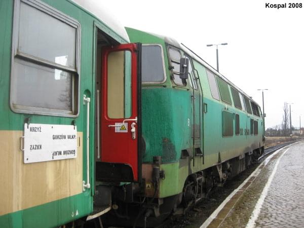 19.01.2008 SU45-011 z nieodpowiednią tablicą kierunkową jako pociąg osobowy do Krzyża.