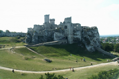 Zamek Ogrodzieniec Podzamcze