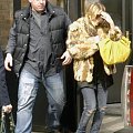 MK with her bodyguard in NYC-paparazzi luty 2008