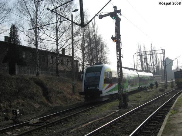 24.02.2008 SA133-008 najnowszy nabytek Lubuskiego UM na torze do mycia wagonów.