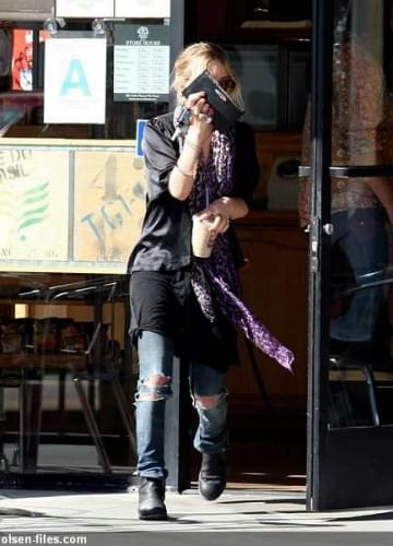 MK stops by Coffee Bean-paparazzi luty 2008