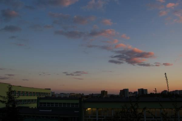 niebo 04 #niebo #chmury #widoki #przestrzeń #słońce #powietrze #wieczór #miasto #noc