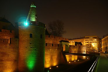 #Warszawa #Noc #Zamek #MałyPowstaniec #Syrenka