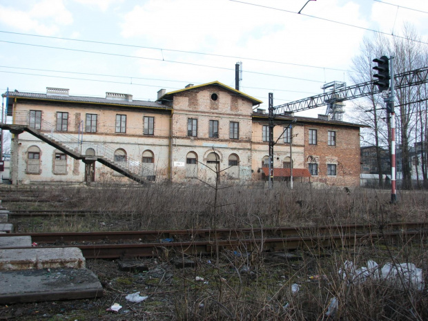 Chorzów Stary budynek dworcowy, mimo ze popada w ruine ma dalej swoj klimat