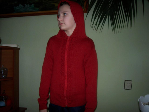 czerwonu sweterek #druty