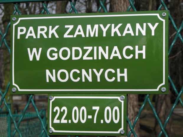 O 22 strażnik miejski miał dźwiękiem dzwoneczka wypraszać gości z parku. #park