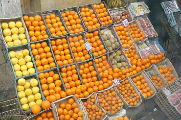 Ale stragany z owocami mają ładne ;) #kair #egipt #owoce #sklep #stragan #targ #market #pomarańcze