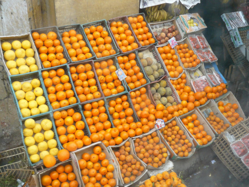 Ale stragany z owocami mają ładne ;) #kair #egipt #owoce #sklep #stragan #targ #market #pomarańcze