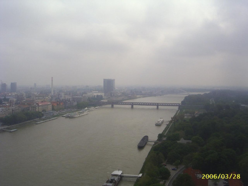 Widok z mostu SNP na Bratysławski Dunaj