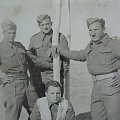 Iran 1943 - w środku stoi Bronisław Machoń.