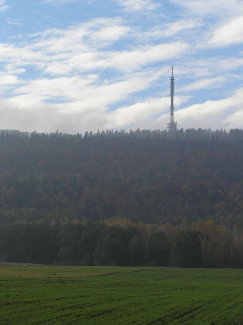 ... widok na Św. Krzyż od strony Bodzentyna ...