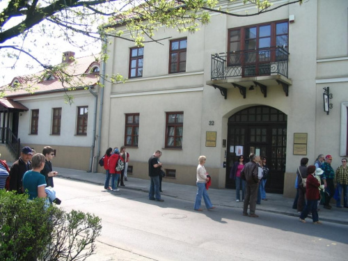 widok muzeum od ulicy