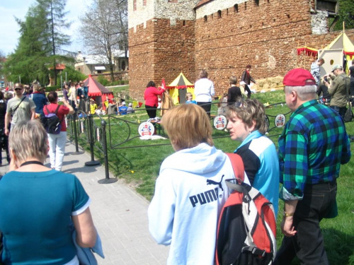 Mur i baszta w centrum Olkusza