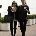 Ash with a friend in Beverly Hills-paparazzi październik 2007