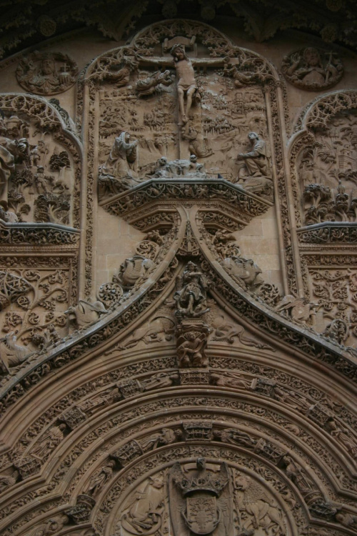płaskorzeżby nad portalem nowej katedry- Salamanca