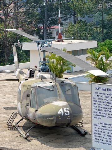 Helikopter stojący na dachu Pałacu Prezydenta południowego Wietnamu (obecnie muzeum i centrum konferencyjne), Ho Chi Minh City