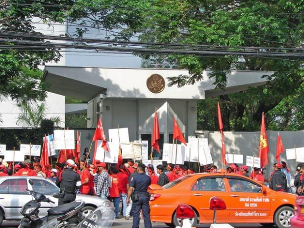 demonstracja przed Ambasadą USA, Bangkok