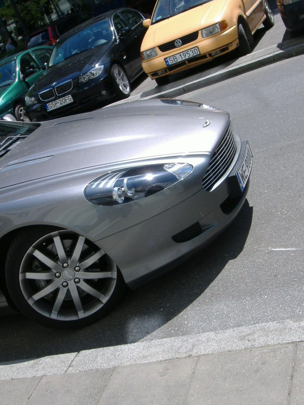 Aston Martin DB9