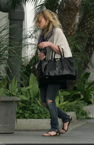 MK out in Beverly Hills-paparazzi marzec 2008