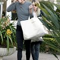 Ashley shopping at Amarees in Newport Beach-paparazzi marzec 2008