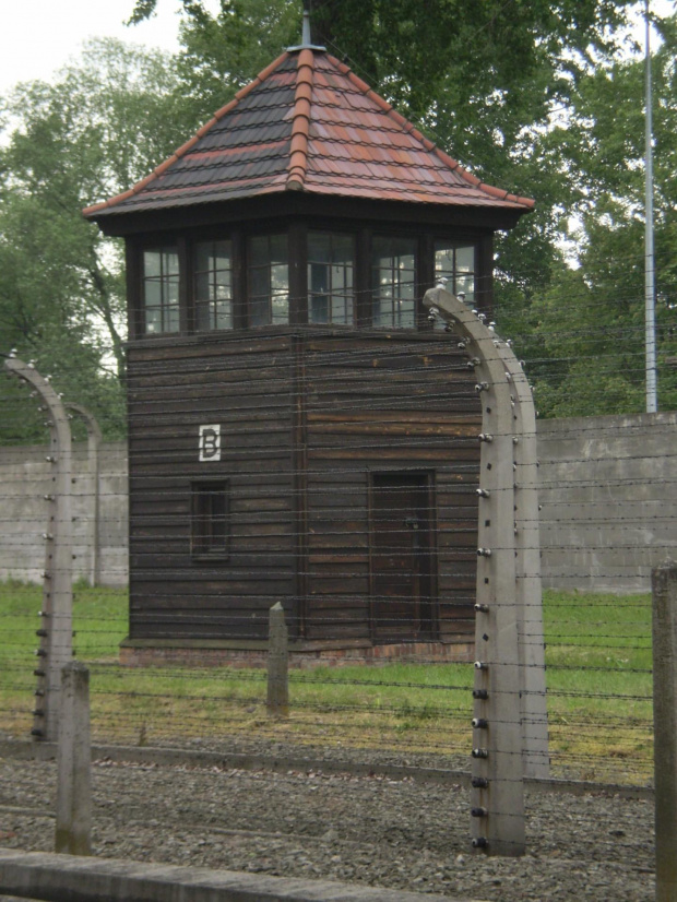 AUSCHWITZ