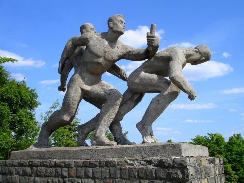 Maszyny już wjechały. Zdjęcie z 14 maja 2008 - czyli rok po poprzednich. 15 maja rozpocznie się oficjalna budowa Stadionu Narodowego. #StadionDziesięciolecia #StadionNarodowy #uefa #Euro2012 #Warszawa