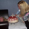 mój tort ;) mama i tatus piekli specjalnie dla mnie ;))