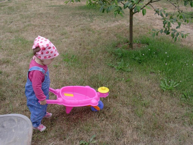 niestety pracować trzeba....