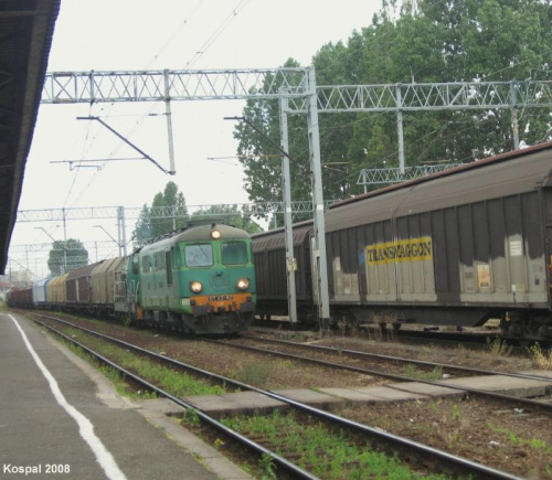 14.06.2008 (Zielona Góra) ST43-080 oraz SM42 z pociągiem towarowym rel.Czerwieńsk - Żagań, wjeżdża do Z.G.
