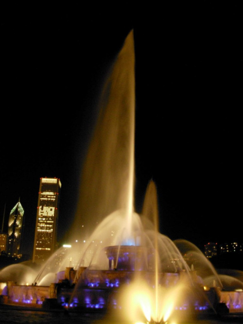 fontanna tryskala woda wysoko w gore #Michigan