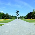 Jasne Błonia - widok na pomnik Trzech Orłów - Szczecin #JasneBłonia #plac #pomnik #szczecin #TrzyOrły