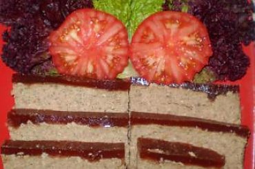 Pasztet z indyka z wiśniową galaretką .Przepisy na : http://www.kulinaria.foody.pl/ , http://www.kuron.com.pl/ i http://kulinaria.uwrocie.info #pasztet #śniadanie #kolacja #imprezy #przyjęcie #jedzenie #kulinaria #gotowanie #PrzepisyKulinarne