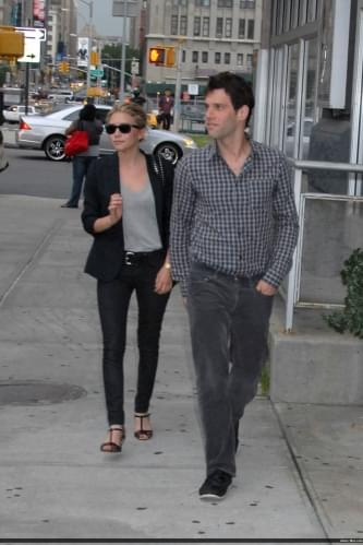 Ash out with Justin Bartha in NYC-paparazzi czerwiec 2008