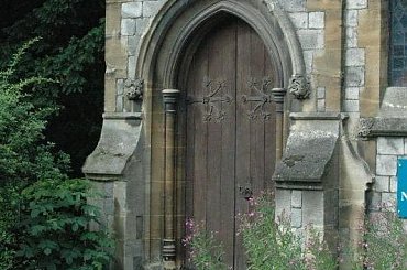 kościółek obok #brama #drzwi #kościół