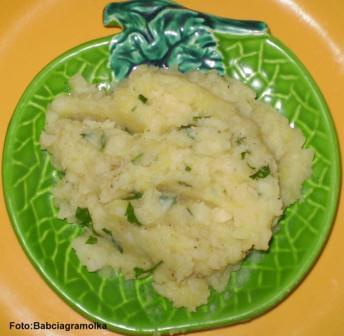 Puree selerowo-ziemniaczane.Przepisy na : http://www.kulinaria.foody.pl/ , http://www.kuron.com.pl/ i http://kulinaria.uwrocie.info #jedzenie #puree #ziemniaki #seler #DodatkiDoIIDańKulinaria #obiad #gotowanie #PrzepisyKulinarne