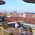 Weekend w Pradze (w kawiarnii na dachu :) z widokiem na Zamek na Hradczanach) #Auta #Most #Muzeum #Praga #Rzeka #Wełtawa #Zabytki