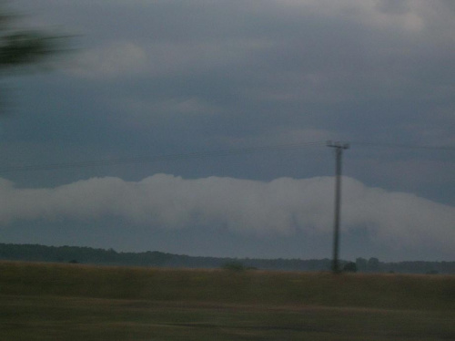chmura burzowa o silnym natężeniu, punkt pomiedzy Łodzią a Katowicami #natura #chmury #zjawiska #niebo