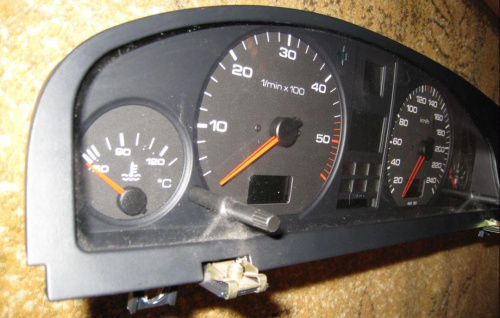 Licznik 4 zegary A6 C4 1995r 2,5 TDI 140 KM przebieg ok. 298 tys. km stan idealny