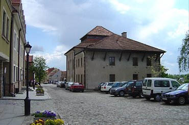 Synagoga w Sandomierzu znajduje się na ul. Żydowskiej 4 w Sandomierzu w zachodniej części Starego Miasta i przylega na murów miejskich. #Sandomierz #Polska #Rynek #kamienice #Ratusz #renesansans #kotwica #studnia
