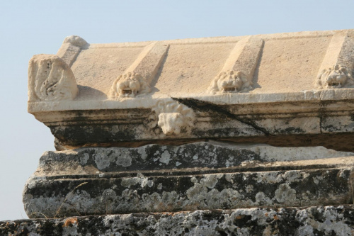 Hierapolis, Nekropola północna - chorzy tak licznie przybywający do leczniczych źródeł Pamukkale nie zawsze wracali do domów po odbytej kuracji... Jeden z największych cmentarzy Anatolii