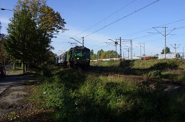 EU07 - 055 mknie 100km/h z pociągiem EC Wawel z Hamburga Altony do Krakowa Głównego przez Wrocław Brochów. Autor: Lukakashi #EU07 #Wawel #Brochów