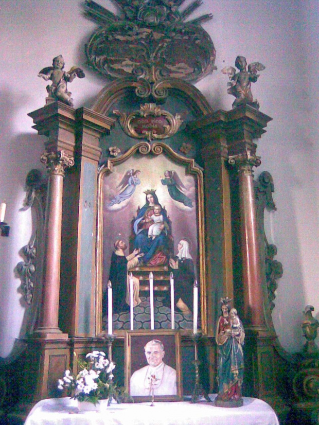 Bażyny k. Ornety - ołtarz w kościele parafialnym