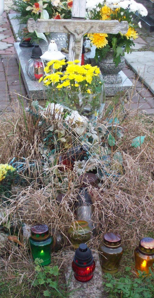 Pamięć o zmarłym dziecku... #cmentarz #zaduszki #znicze #dzieci