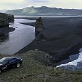 czarny mercedes car auto klif samochód krajobraz piękny widok woda jezioro góry kamienie skały tapeta tapety wallpaper wallpapers www.deskopik.dcmzone.net