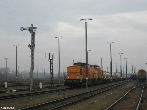 30.11.2008 2 lokomotywki serii 293 stoją z składem PCC i czekają na wyjazd do Niemiec.