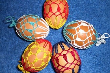 Koszulki na jajka cd... #KoszulkiNaJajka #KurkiWielkanocne #motylki #OzdobyWielkanocne #OzdobySzydełkowe #szydełko #wielkanoc #rękodzieło