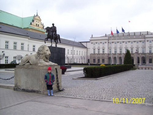 Córka przed Pałacem Prezydenckim #Pomnik #Warszawa #Zabytki